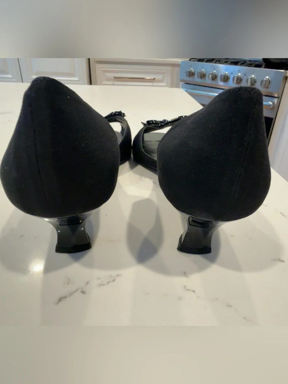 Stuart Weitzman Black Satin D’Orsay Peep Toe Kitten Heel Pumps Bow Size 9 Spain